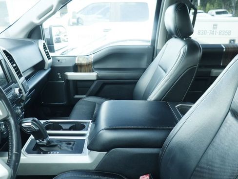 Used 2018 Ford F150 Lariat w/ Equipment Group 502A Luxury AWD/4WD image 11