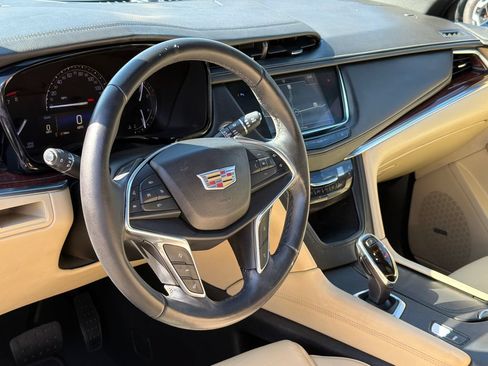 Used 2018 Cadillac XT5 Premium Luxury FWD image 20