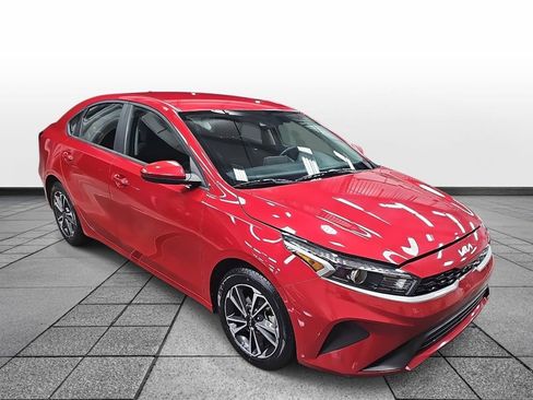 Used 2024 Kia Forte LXS image 3