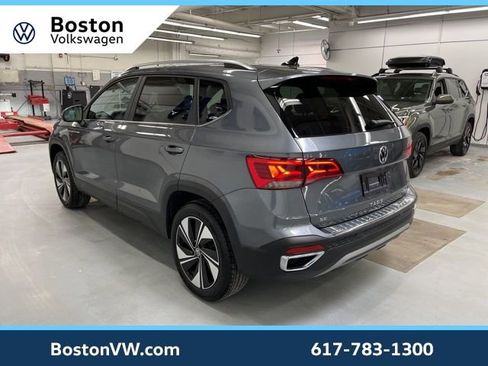 Certified 2023 Volkswagen Taos SE image 2