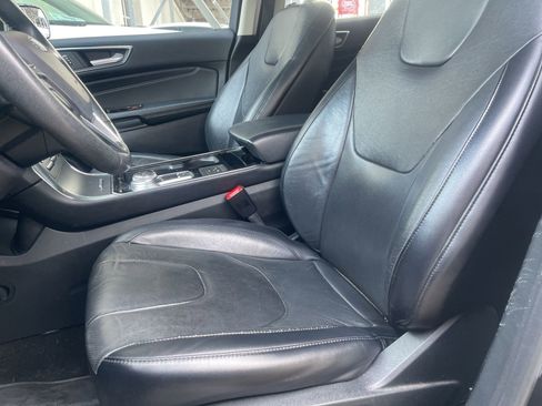 Used 2019 Ford Edge Titanium w/ Equipment Group 301A image 9