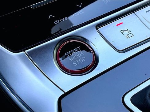 Used 2024 Audi RS 7 Performance AWD/4WD image 28