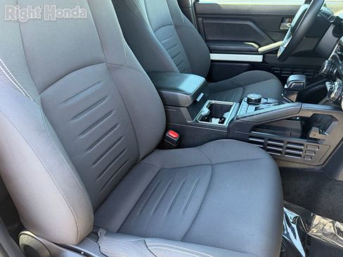 Used 2024 Toyota Tacoma TRD Sport image 12