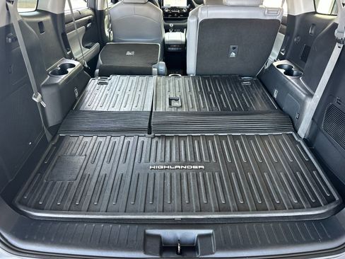 Used 2023 Toyota Highlander Limited w/ Protection Package #3 (TMS) AWD/4WD image 15