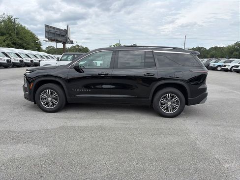 Used 2025 Chevrolet Traverse LT w/ Driver Confidence Package FWD image 4