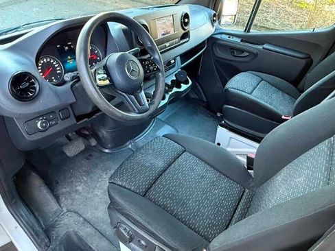 Used 2019 Mercedes-Benz Sprinter 144 image 2