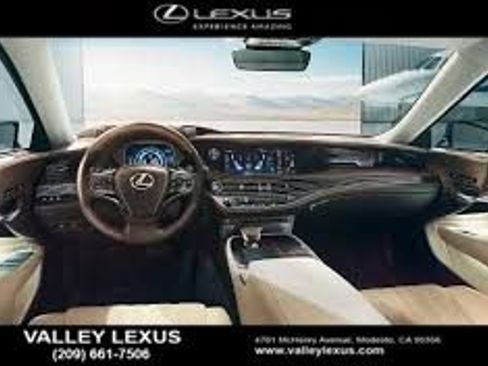 Used 2018 Lexus LS 500h w/ Luxury Package RWD image 5
