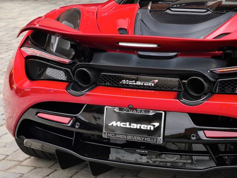 Used 2020 McLaren 720S Performance RWD image 24
