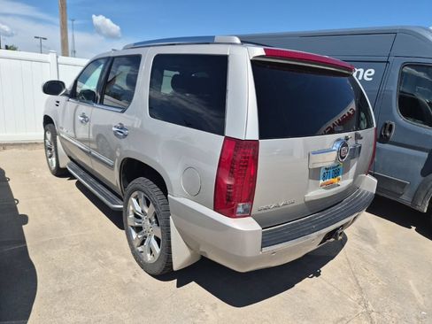Used 2007 Cadillac Escalade AWD image 3
