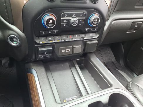 Used 2021 Chevrolet Silverado 1500 High Country w/ Technology Package image 23