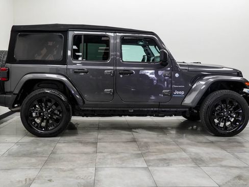 Used 2024 Jeep Wrangler Unlimited Sahara w/ Technology Group AWD/4WD image 10