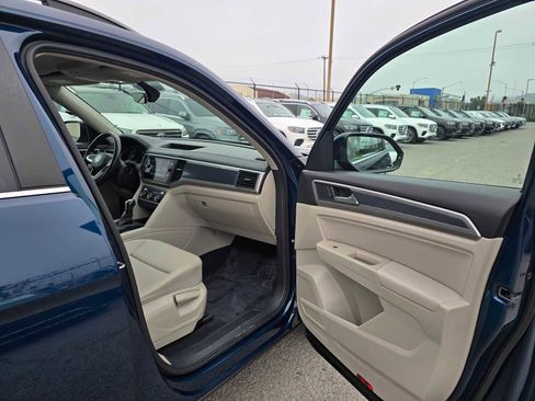 Used 2021 Volkswagen Atlas SE w/ Towing Package image 12