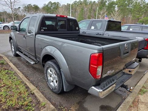 Used 2009 Nissan Frontier SE w/ SE Value Truck Pkg image 5