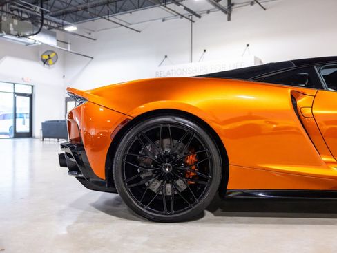 Used 2023 McLaren GT RWD image 24
