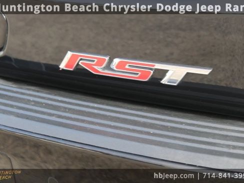 Used 2024 Chevrolet Suburban RST w/ Luxury Package image 7