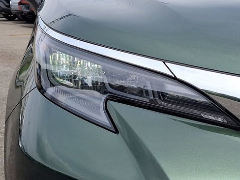 Certified 2025 Toyota Sienna XLE FWD image 29
