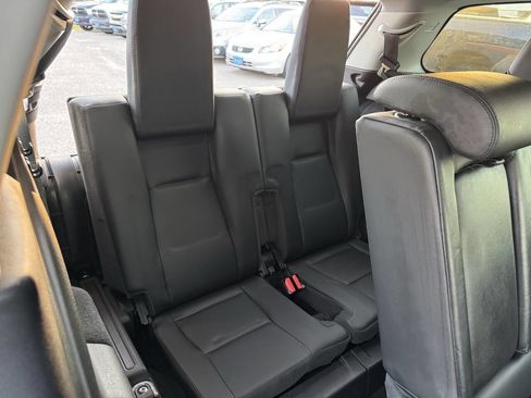 Used 2017 Land Rover Discovery Sport HSE image 32