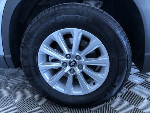 Used 2025 Toyota Grand Highlander AWD image 19