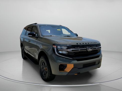 Used 2025 Ford Expedition Tremor AWD/4WD image 5