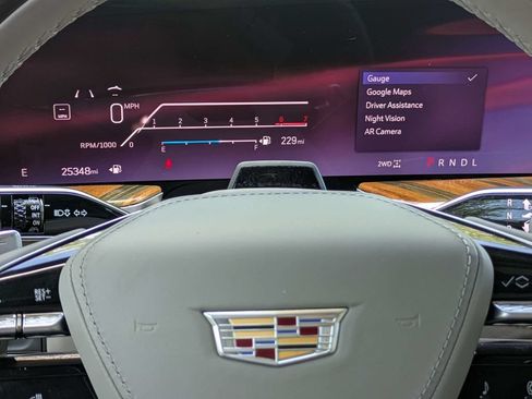 Certified 2025 Cadillac Escalade Sport Platinum w/ LPO, Floor Liner Package AWD/4WD image 32
