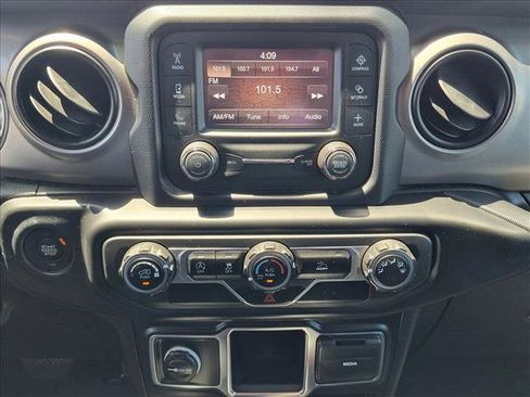 Used 2021 Jeep Gladiator Sport AWD/4WD image 12
