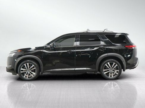 Used 2024 Nissan Pathfinder Platinum AWD/4WD image 2