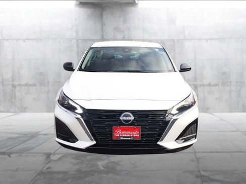 New 2025 Nissan Altima 2.5 SV image 4