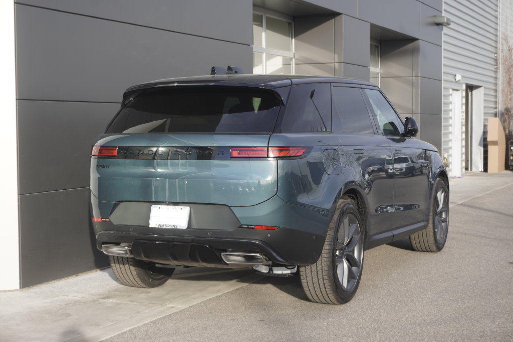New 2026 Land Rover Range Rover Sport SE AWD/4WD image 2