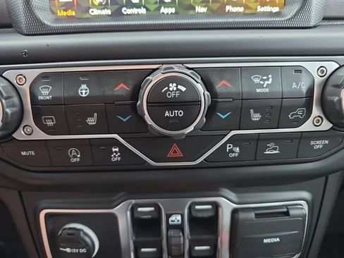 Used 2021 Jeep Gladiator Mojave AWD/4WD image 25