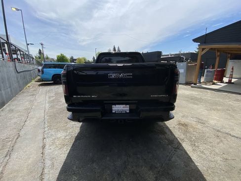 Used 2025 GMC Sierra EV Denali AWD/4WD image 5
