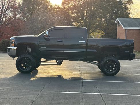 Used 2015 Chevrolet Silverado 2500 High Country w/ Duramax Plus Package image 2