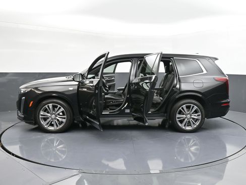 Used 2022 Cadillac XT6 Premium Luxury w/ Technology Package image 41