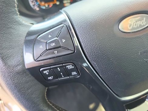 Used 2018 Ford Explorer Platinum AWD/4WD image 15