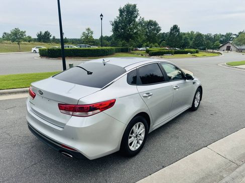 Used 2018 Kia Optima LX FWD image 5