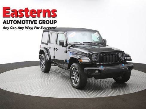 Used 2024 Jeep Wrangler Unlimited AWD/4WD image 53