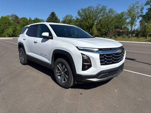 Used 2026 Chevrolet Equinox LT FWD image 7
