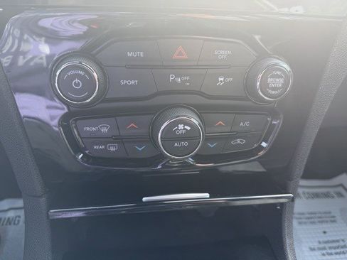 Used 2017 Chrysler 300 S w/ 300S Premium Group image 33