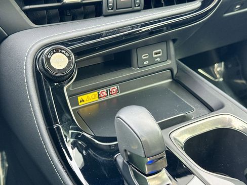 Used 2025 Lexus NX 250 FWD w/ Accessory Package (Z1) image 31