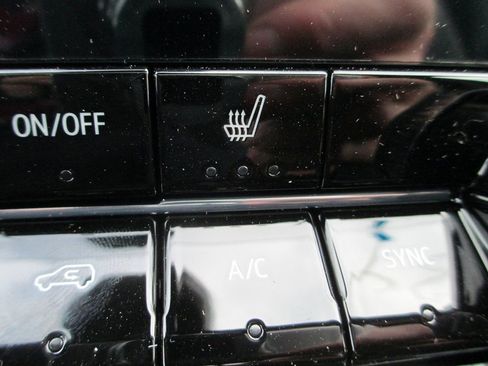 New 2026 GMC Canyon Elevation w/ Convenience Package image 23