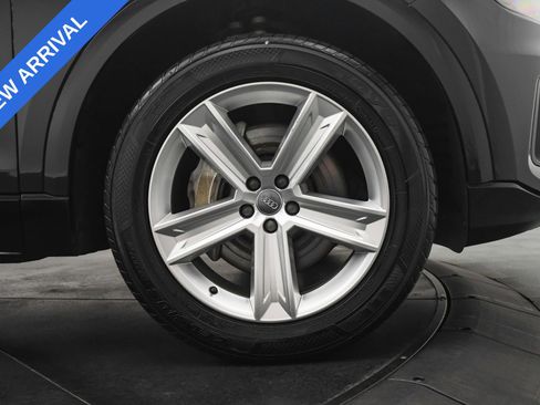 Used 2019 Audi Q8 Premium w/ Convenience Package image 33