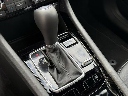 New 2026 Jeep Compass Limited image 19