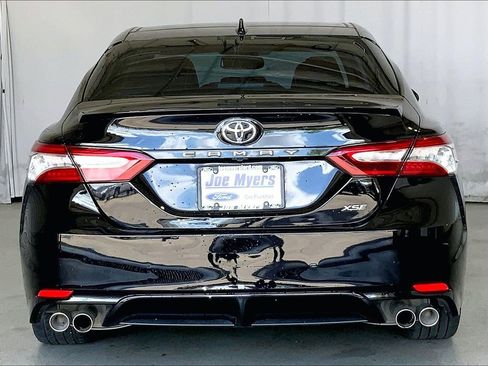 Used 2020 Toyota Camry XSE image 4
