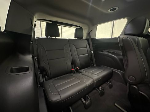 Used 2023 GMC Acadia SLT w/ Elevation Edition AWD/4WD image 20
