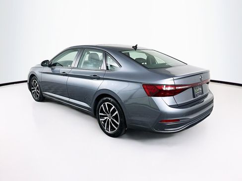 Used 2025 Volkswagen Jetta SE image 5