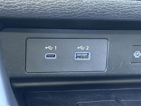 Used 2024 Mitsubishi Outlander SE image 33