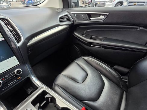 Used 2022 Ford Edge Titanium image 41
