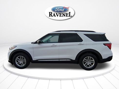 Used 2025 Ford Explorer Active w/ Active Comfort Package RWD image 7