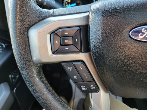 Used 2015 Ford F150 Platinum w/ Equipment Group 701A Luxury image 22