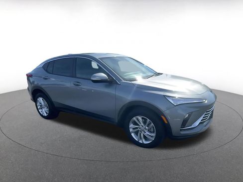 Used 2025 Buick Envista Preferred image 2