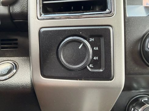 Used 2020 Ford F150 Lariat AWD/4WD image 24